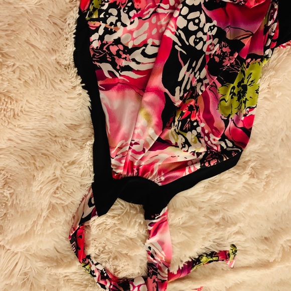 Beautiful floral dress/ long/backless - Picture 2 of 3